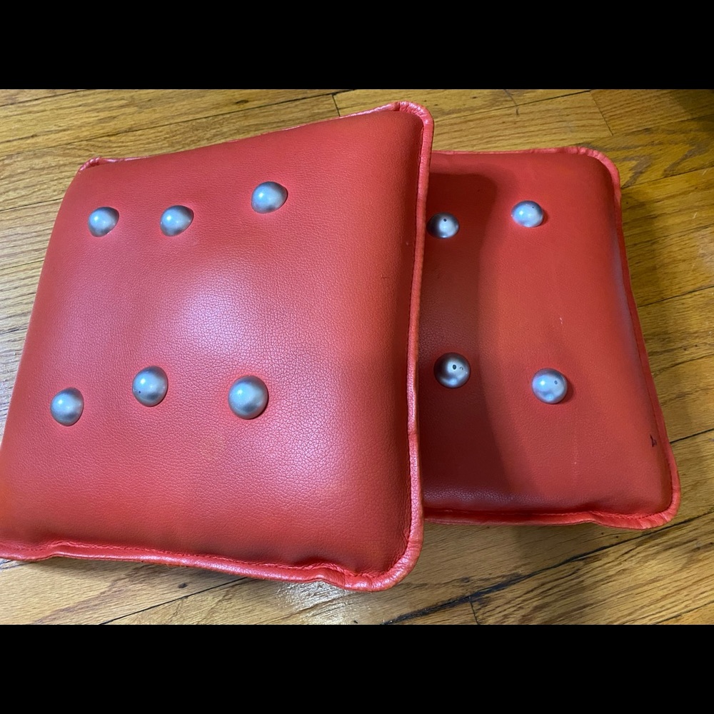 2 Vibrating Massaging Pillows